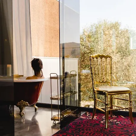 クッキング アンド ネイチャー エモーショナル ホテル アルヴァドス