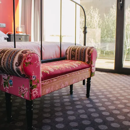 ホテル クッキング アンド ネイチャー エモーショナル アルヴァドス