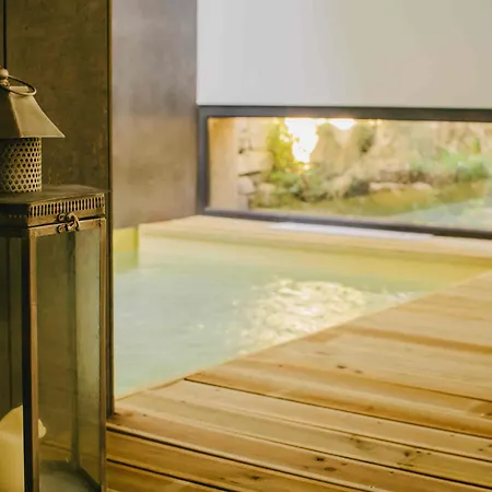 ホテル クッキング アンド ネイチャー エモーショナル 4*