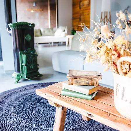 クッキング アンド ネイチャー エモーショナル ホテル 4*